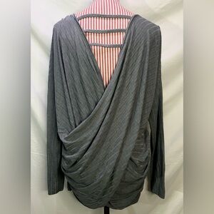 NWT Daytrip Buckle Gray Draped Open Back Ribbed Long Sleeve Wrap Shirt Sz Medium